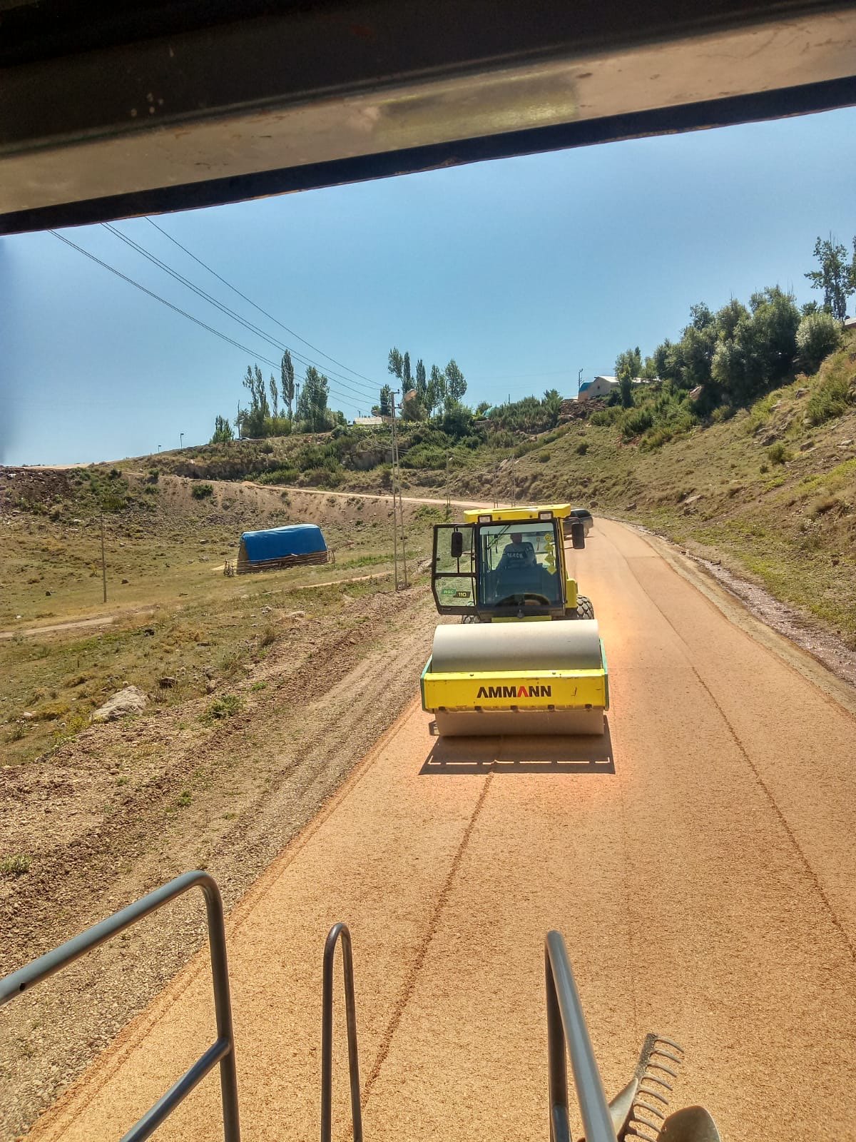 Silindir ile asfalt sıkıştırma