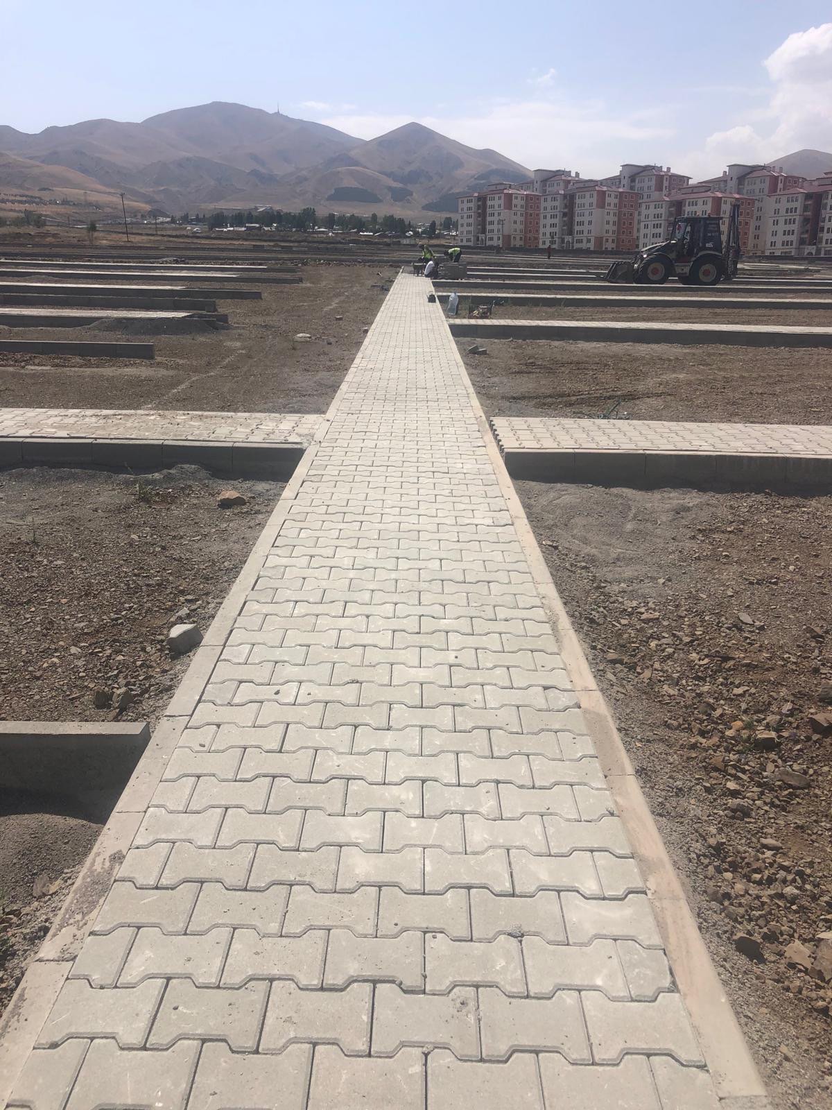 Site içi parke yaya yolu